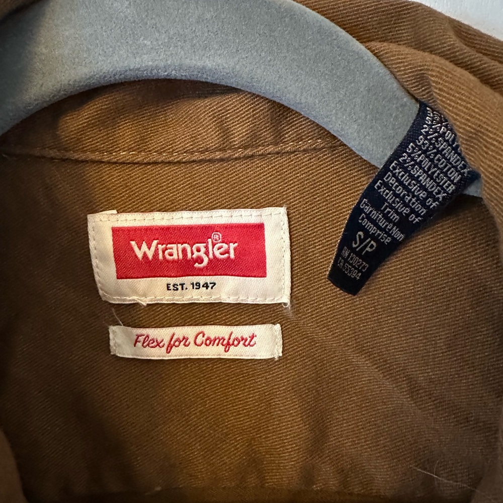 Wrangler | Button Down Frey Hem Shirt - Picture 4 of 6